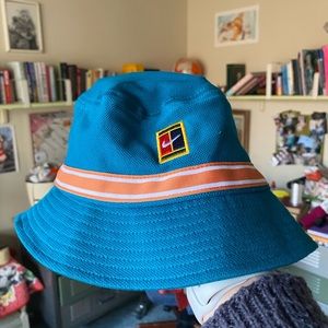 Nike Bucket Hat *NEVER WORN*